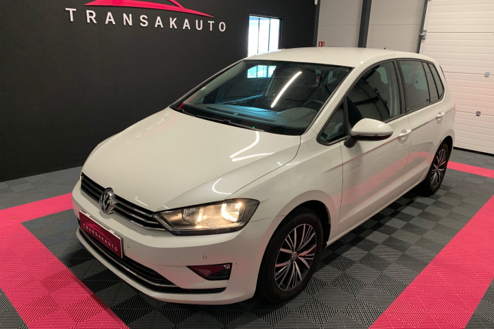 VOLKSWAGEN GOLF SPORTSVAN