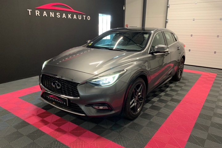 INFINITI Q30